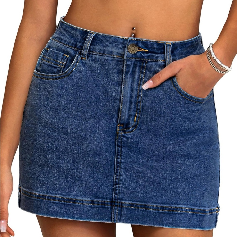 Stylish Blue Denim Mini Skirt
